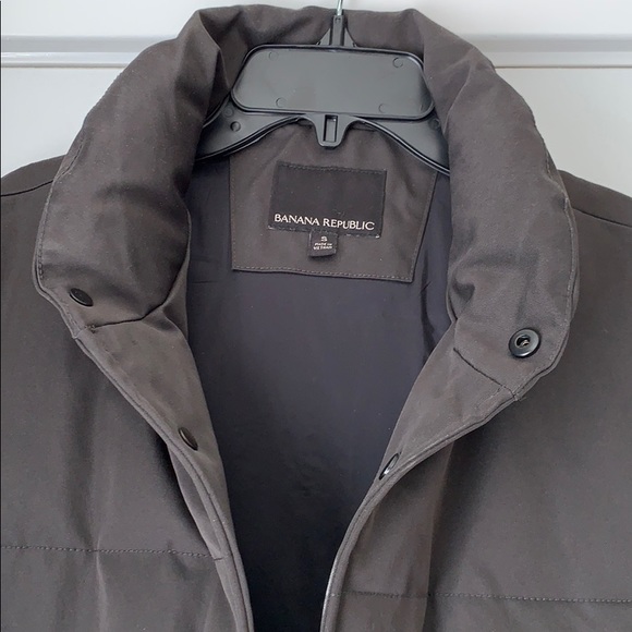 Banana Republic Puffer Vest - Picture 2 of 4